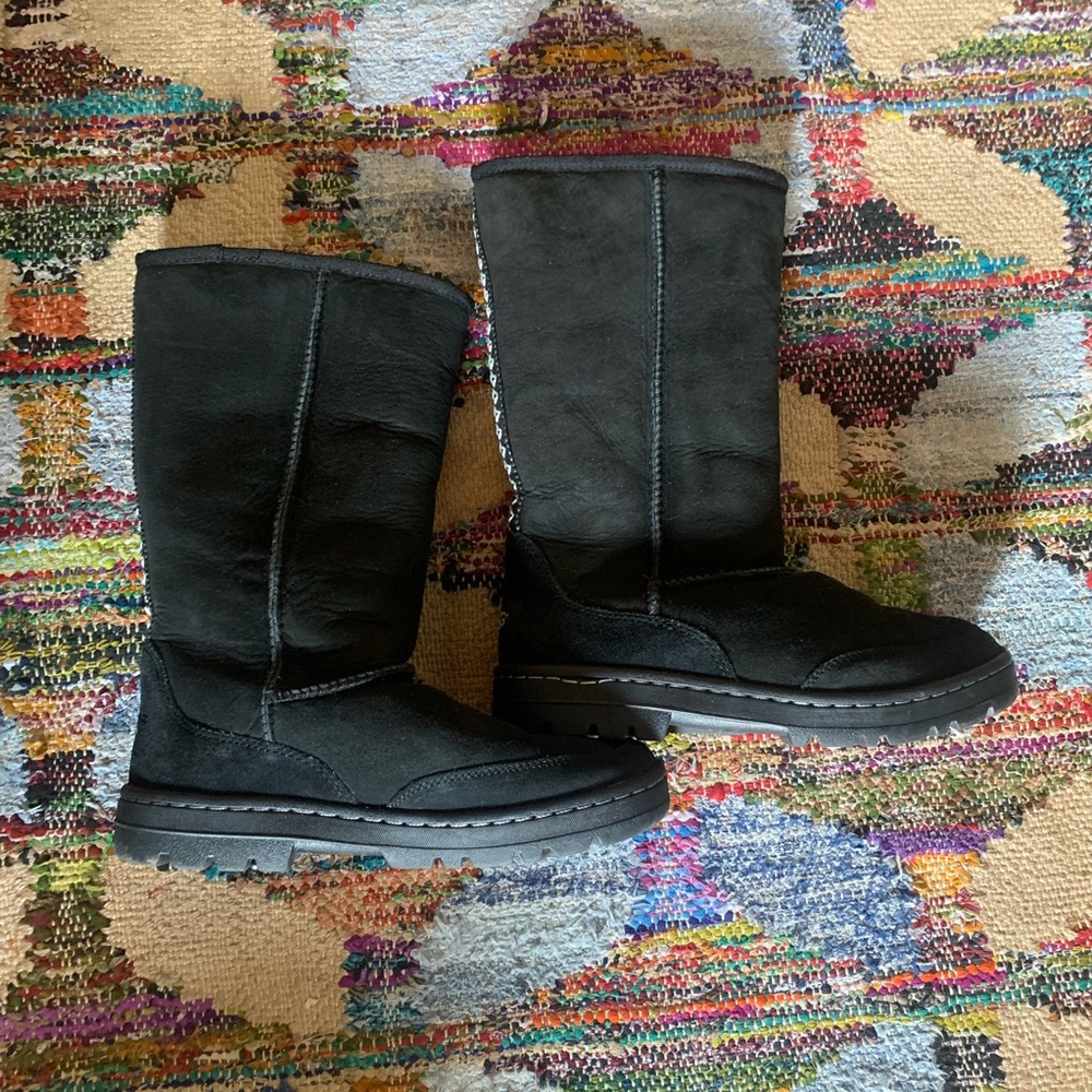 UGG BOOTS